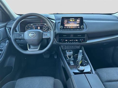 Used 2026 Nissan Rogue SV image 10