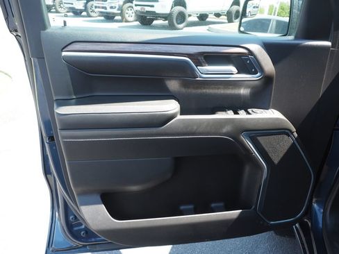 Used 2022 Chevrolet Silverado 1500 RST AWD/4WD image 15
