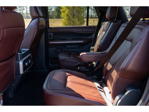 Used 2024 Ford Expedition Limited image 14