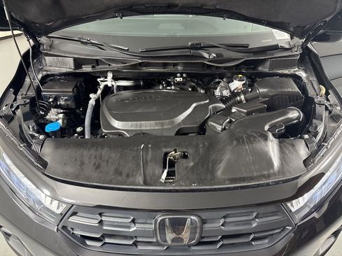 Used 2025 Honda Odyssey Sport-L image 40