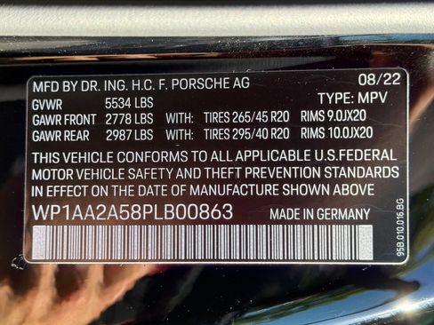 Certified 2023 Porsche Macan Turbo AWD/4WD image 36