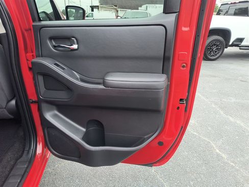 Used 2022 Nissan Frontier SV AWD/4WD image 26