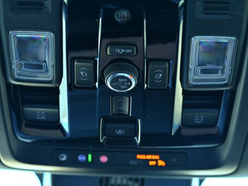 New 2026 Chevrolet Suburban Premier image 12