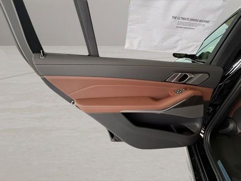 Used 2026 BMW X7 xDrive40i w/ M Sport Package image 32