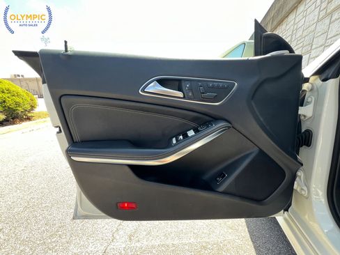 Used 2015 Mercedes-Benz CLA 250 image 41