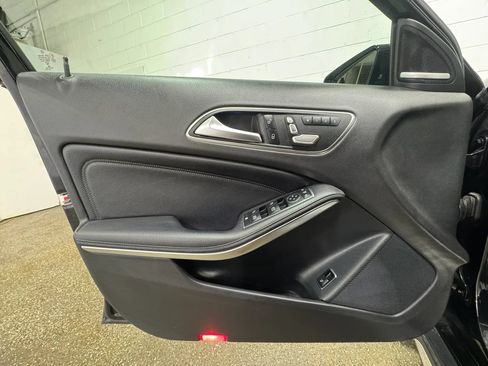 Used 2019 Mercedes-Benz GLA 250 4MATIC image 11