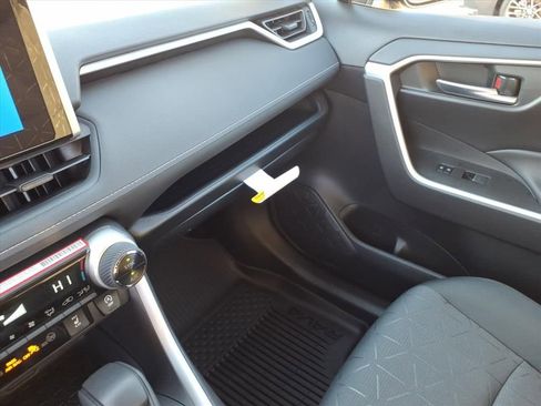 New 2025 Toyota RAV4 XLE image 18