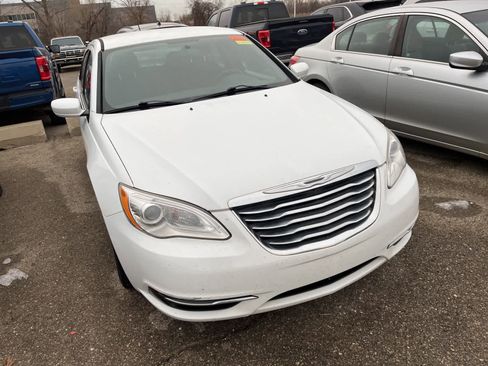 Used 2013 Chrysler 200 Touring image 22
