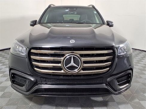 Used 2025 Mercedes-Benz GLS 450 4MATIC image 10