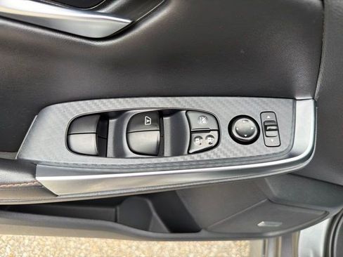Used 2023 Nissan Sentra SR w/ SR Premium Package FWD image 12