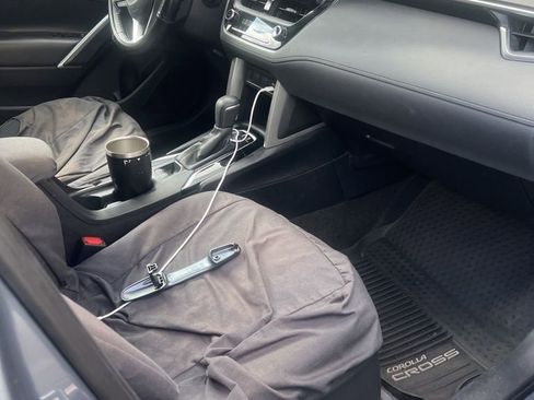 Used 2022 Toyota Corolla Cross LE image 8