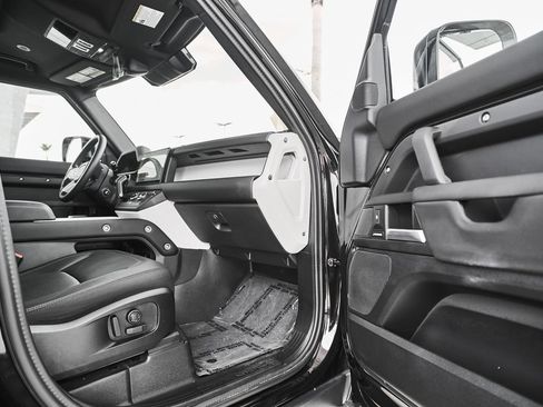 Used 2025 Land Rover Defender 110 S AWD/4WD image 12