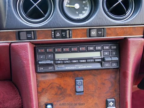 Used 1989 Mercedes-Benz 560 SL image 31