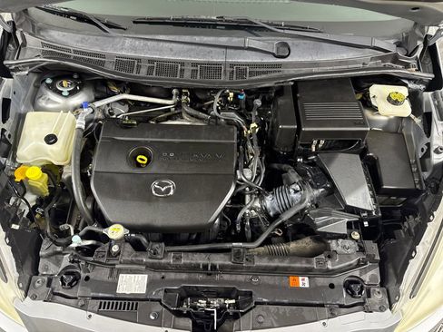 Used 2012 MAZDA MAZDA5 Sport image 10