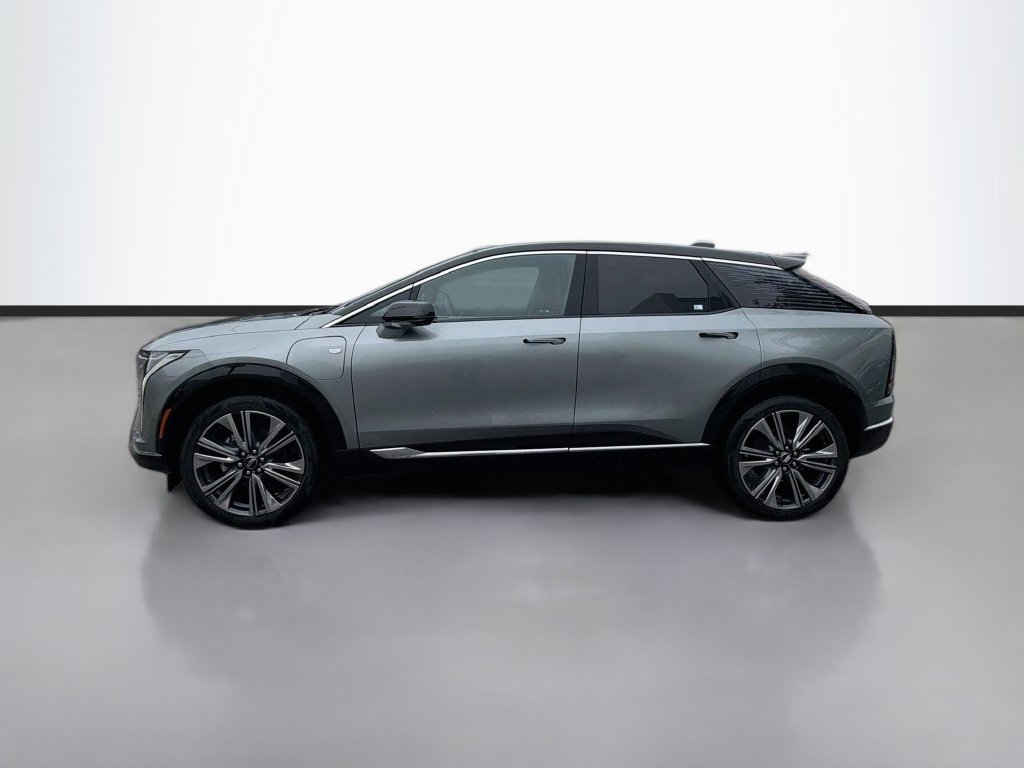 Certified 2025 Cadillac Optiq Luxury 2 AWD/4WD image 8