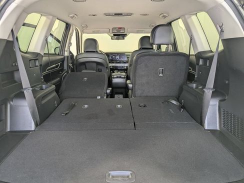 Used 2024 Kia Telluride S FWD image 27