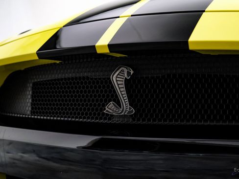 Used 2021 Ford Mustang Shelby GT500 w/ Carbon Fiber Track Pack image 30