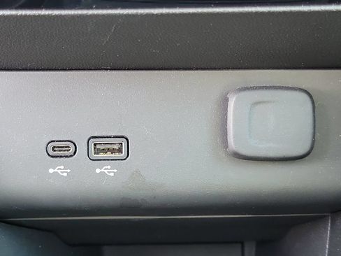 Used 2024 Buick Encore GX Avenir w/ Avenir Technology Package AWD/4WD image 28