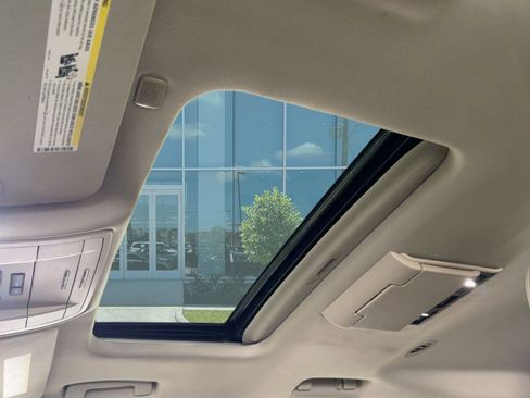 Used 2019 GMC Yukon XL SLT w/ Open Road Package image 13