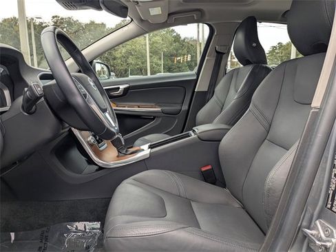 Used 2017 Volvo S60 T5 Inscription Platinum image 20