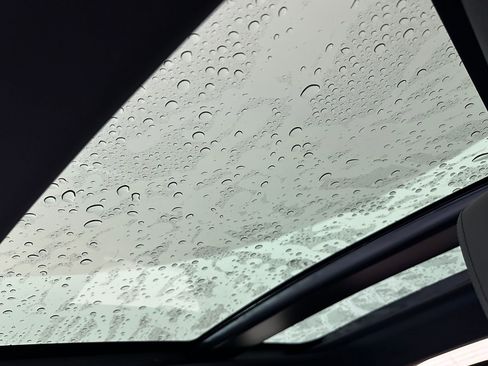 Used 2023 Land Rover Range Rover Evoque R-Dynamic SE image 14