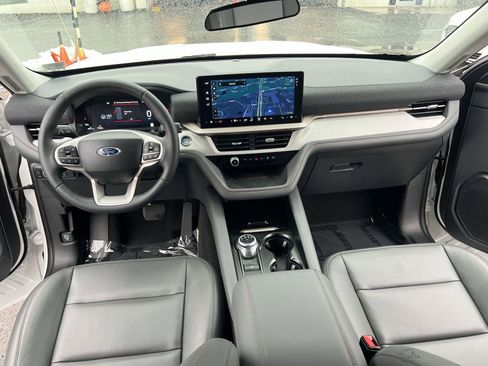 Certified 2025 Ford Explorer Active w/ Active Comfort Package image 23