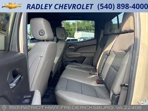 Used 2024 Chevrolet Colorado ZR2 w/ Technology Package AWD/4WD image 6