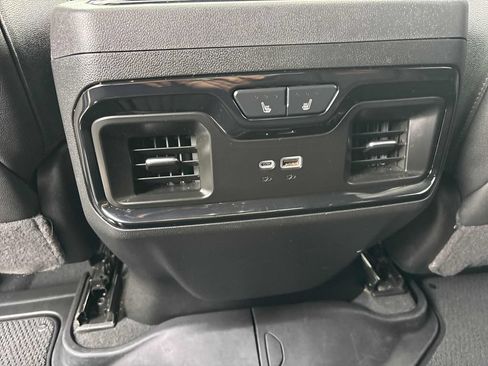 Used 2025 GMC Sierra 2500 AT4 AWD/4WD image 17