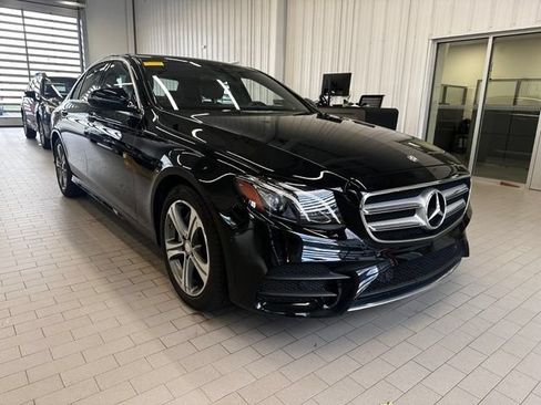 Certified 2017 Mercedes-Benz E 300 4MATIC image 1