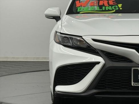 Used 2024 Toyota Camry SE image 4