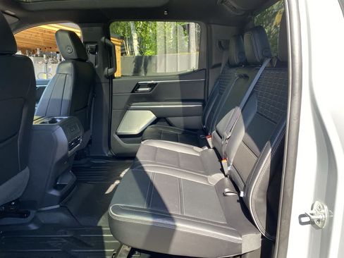 Used 2025 GMC Sierra EV Denali AWD/4WD image 16