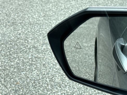 Used 2023 Hyundai Elantra Limited w/ Cargo Package image 17