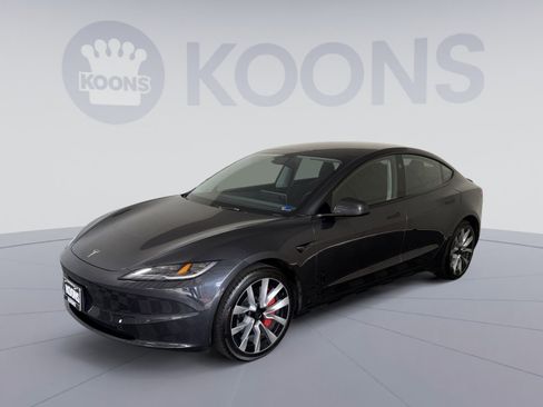 Used 2024 Tesla Model 3 Standard Range image 1