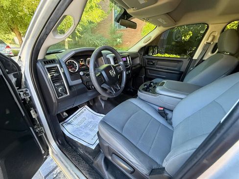 Used 2018 RAM 1500 ST AWD/4WD image 10