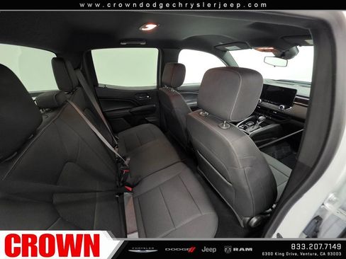 Used 2024 GMC Canyon Elevation image 14