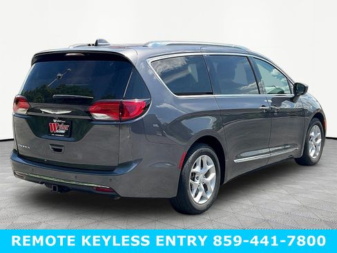 Used 2019 Chrysler Pacifica Touring-L Plus FWD image 6