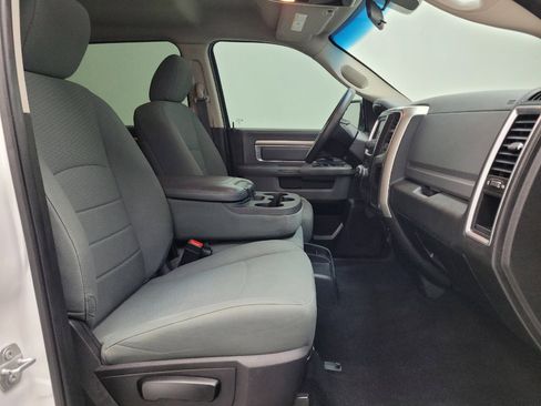 Used 2019 RAM 1500 Classic SLT RWD image 21