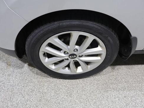 Used 2018 Kia Soul + FWD image 9
