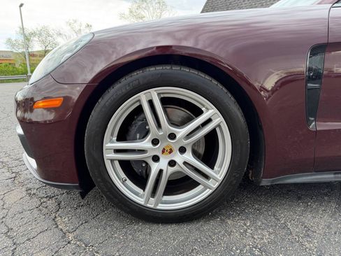 Used 2018 Porsche Panamera 4 RWD image 15