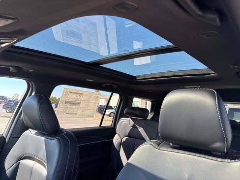 New 2025 Jeep Grand Cherokee L Limited w/ Trailer Tow Package image 10