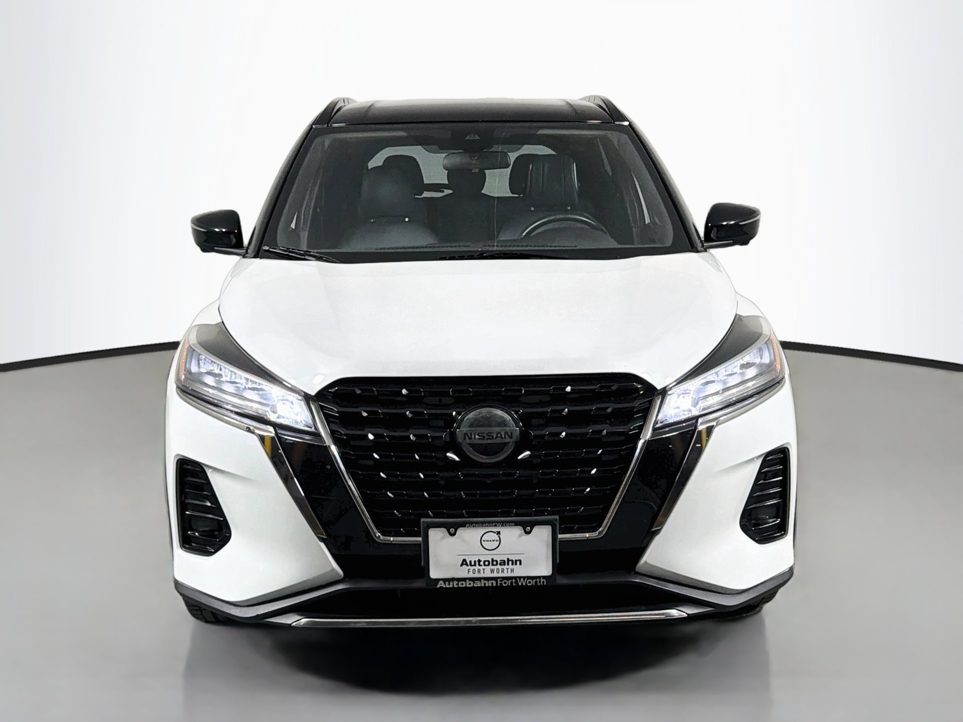 Used 2021 Nissan Kicks SR w/ SR Premium Package FWD image 2