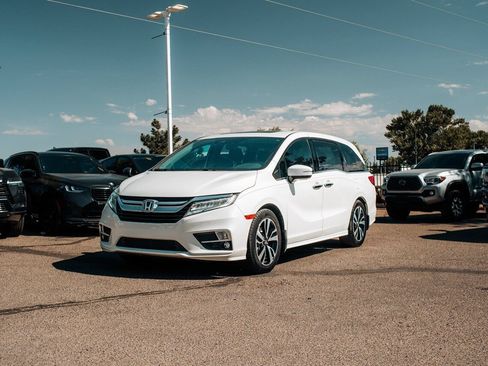 Used 2018 Honda Odyssey Elite image 3
