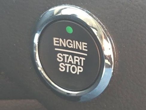 Certified 2022 Ford Edge SE w/ Black Appearance Package image 48