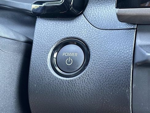 Used 2026 Toyota Camry SE FWD image 32