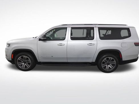 Used 2024 Jeep Wagoneer L Series II w/ Flexible Seating Group image 2