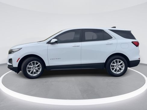 Used 2023 Chevrolet Equinox LT AWD/4WD image 4
