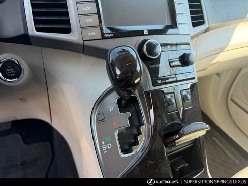 Used 2015 Toyota Venza Limited image 11