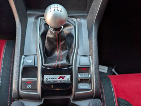 Used 2019 Honda Civic Type R image 10
