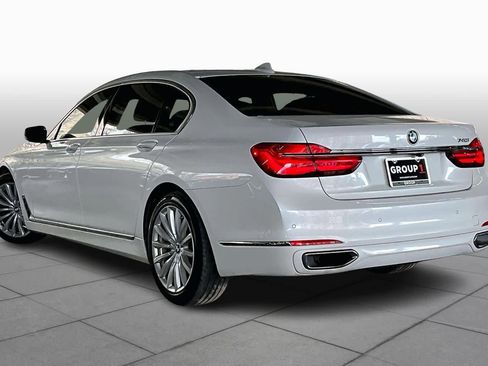 Used 2018 BMW 740i image 12
