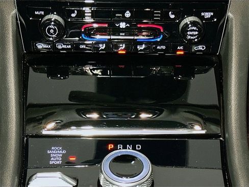 Used 2022 Jeep Grand Cherokee Limited 4xe image 13